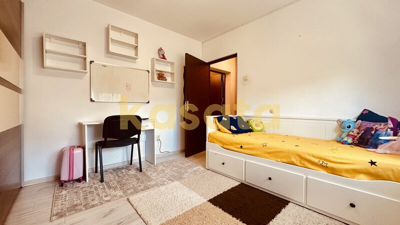 Pajura  oportunitate apartament 2 camere  metrou  liniste